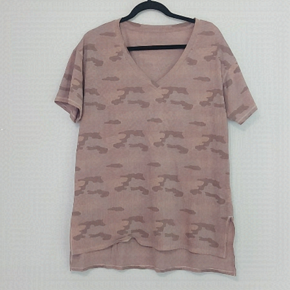 3/$10 AMERICAN eagle pink camo large tshirt